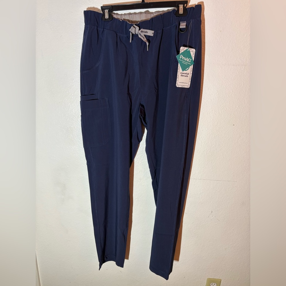 Essential Threads Women's Hathaway tapered leg pant